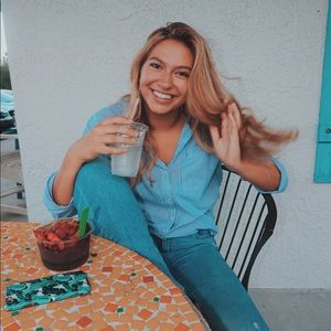 Meet your Posher, Olivia